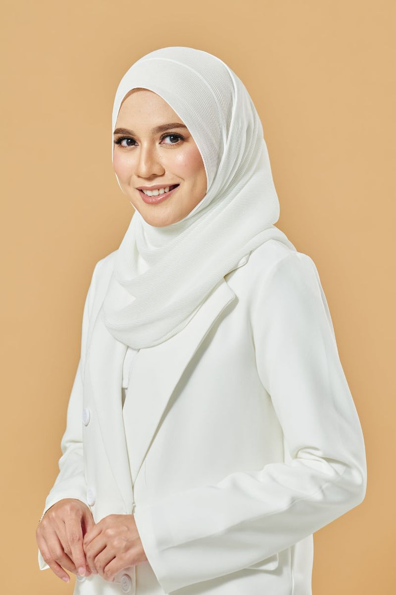 Plain best sale white shawl