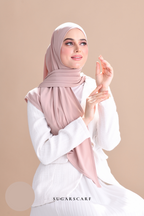 YES DEFECT - Claudia Triangle Style (Semi Instant Hijab) (Latte)