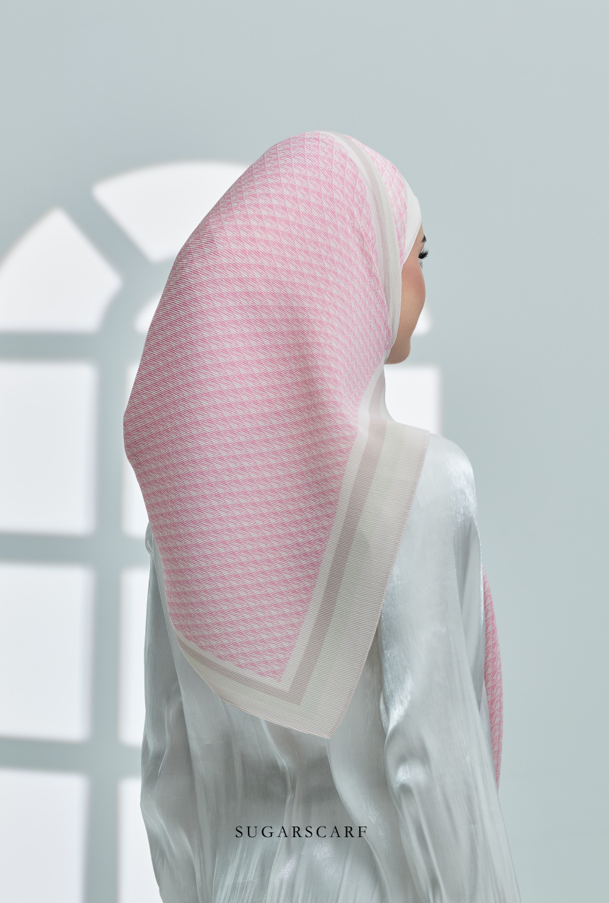 YES DEFECT - ( Full Wide Pleats Shawl ) Classy Monogram ( PUFF PINK )