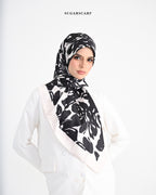 YES DEFECT Matte Satin Silk Sq (She is in The Bloom) in Kelly