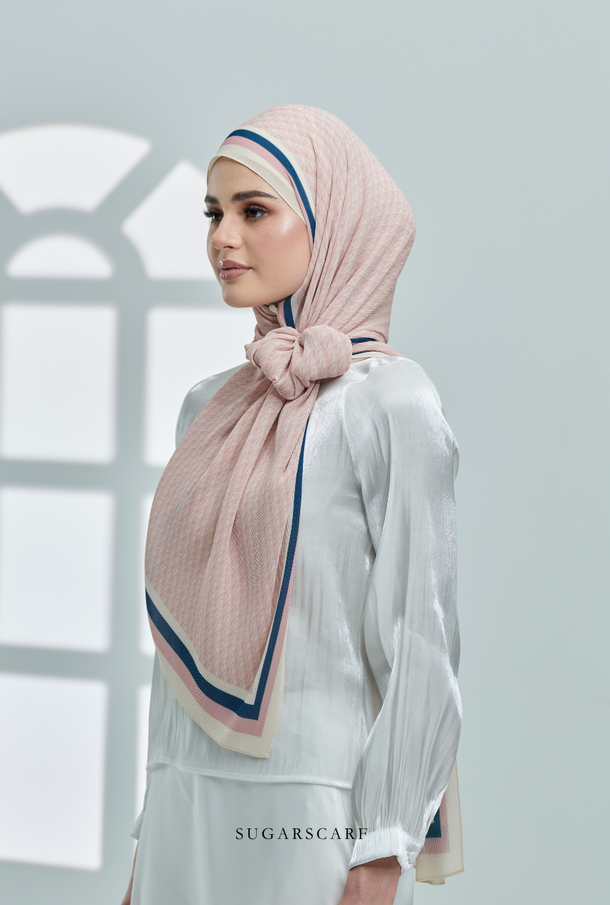 YES DEFECT Full Wide Pleats Shawl ) Classy Monogram (BURBERRY)