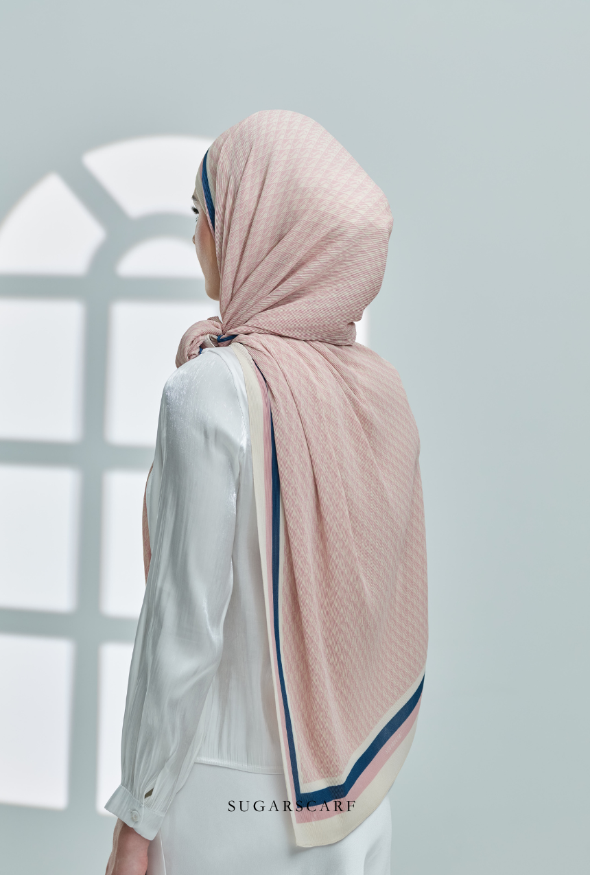 YES DEFECT Full Wide Pleats Shawl ) Classy Monogram (BURBERRY)