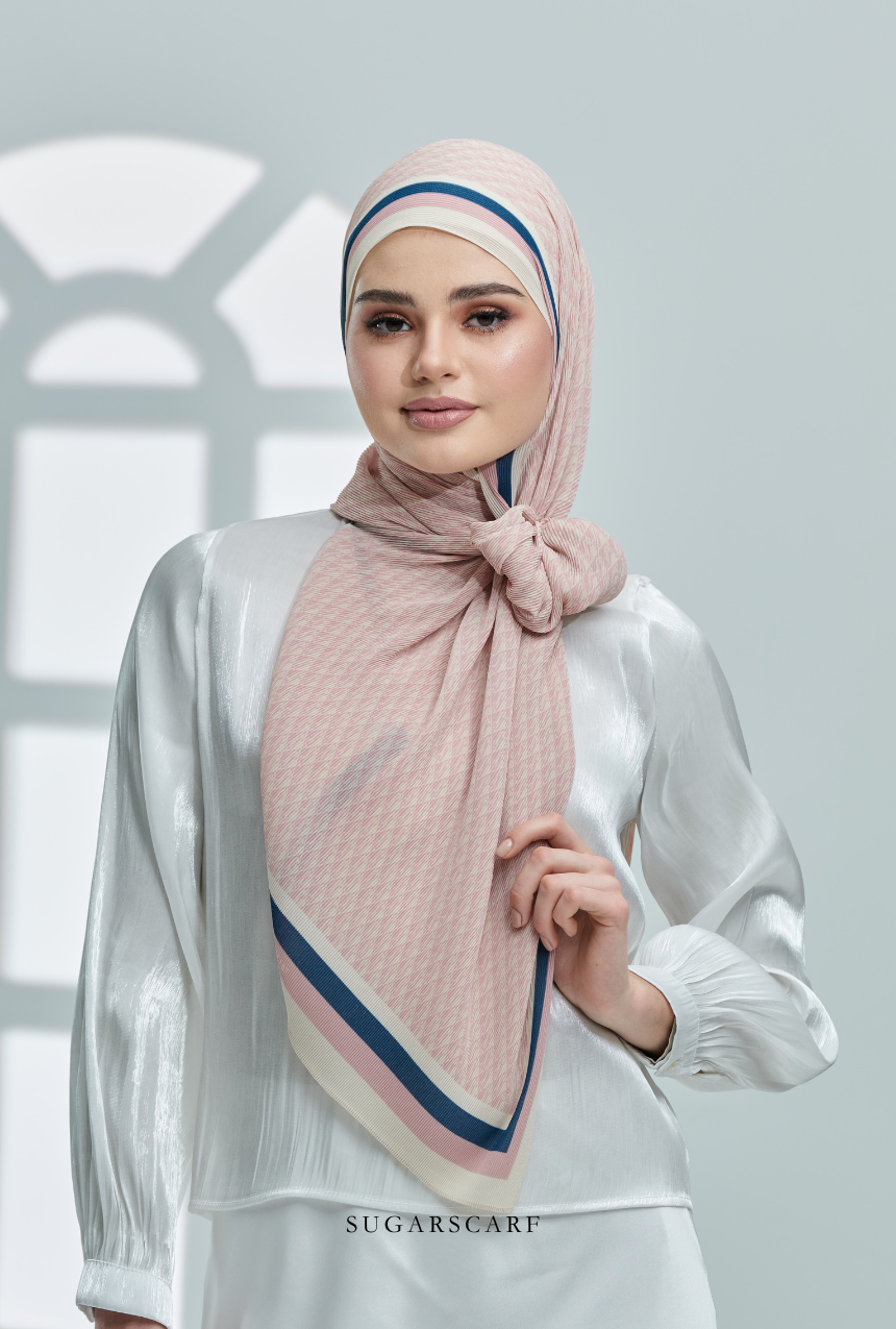 YES DEFECT Full Wide Pleats Shawl ) Classy Monogram (BURBERRY)