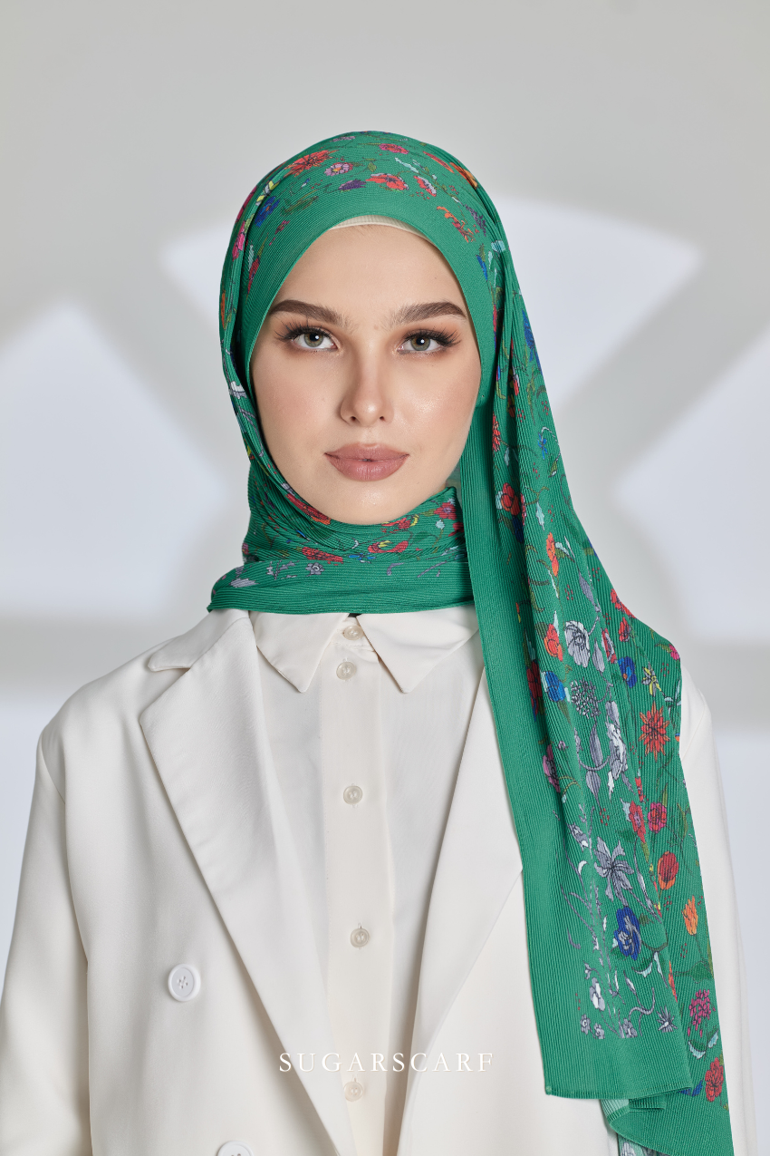 YES DEFECT ( Full Wide Pleats Shawl ) Enchanted Garden ( Thumbelina )