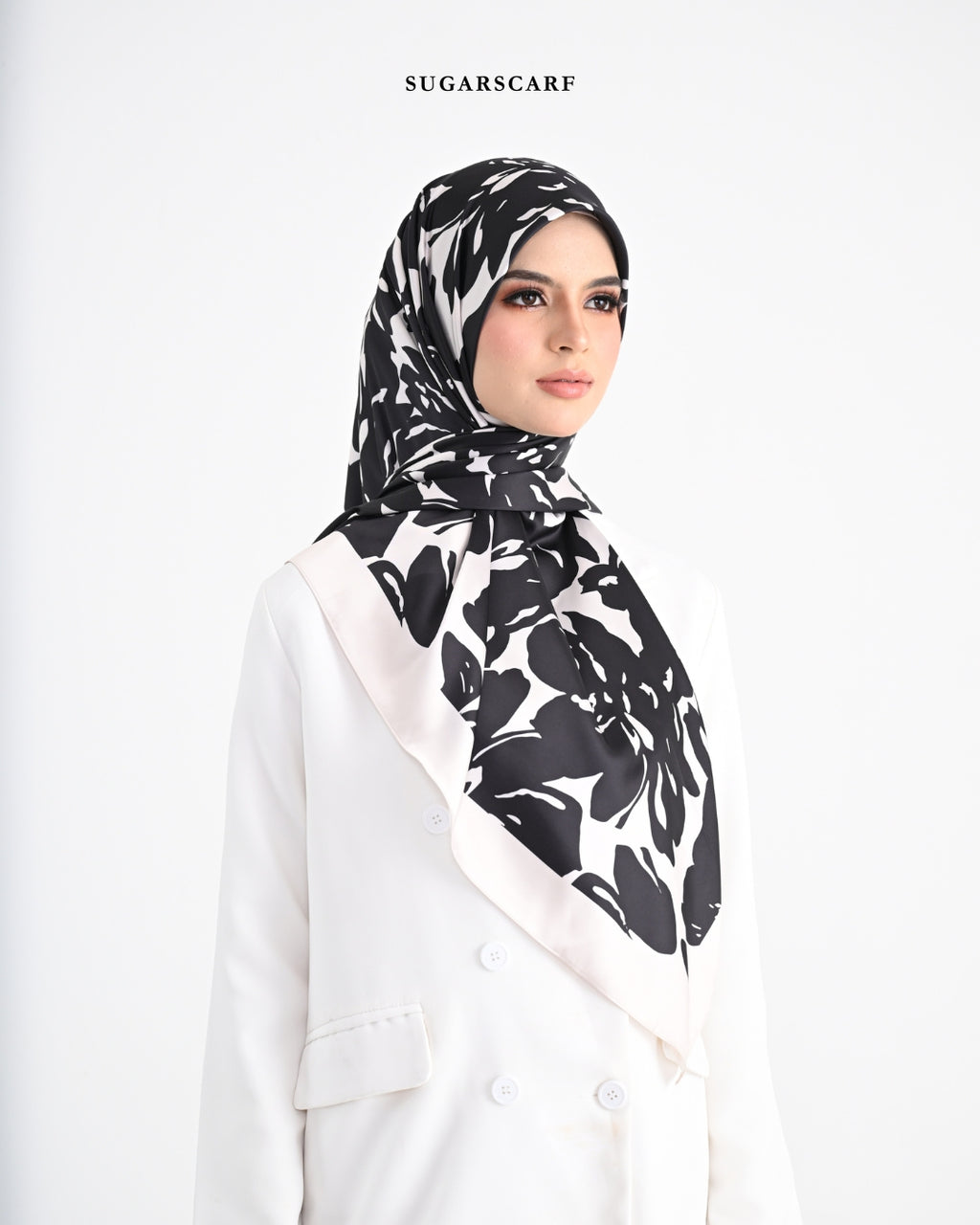 YES DEFECT Matte Satin Silk Sq (She is in The Bloom) in Kelly