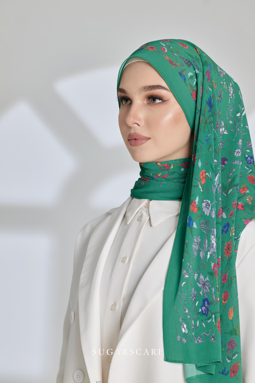 YES DEFECT ( Full Wide Pleats Shawl ) Enchanted Garden ( Thumbelina )