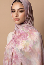 Fall In Love Wide Ultra Fine Pleated Shawl Ironless · in Norre