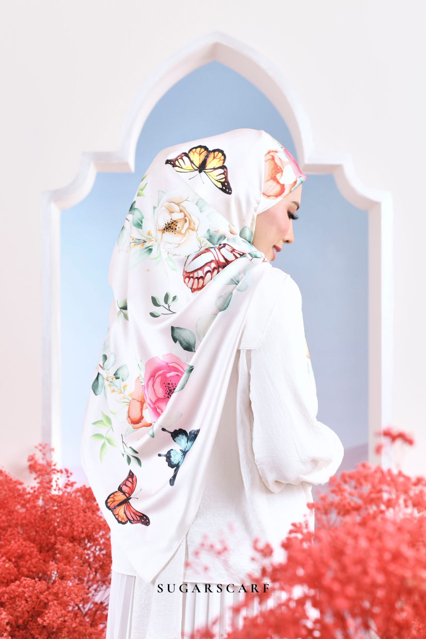 YES DEFECT - ( Square ) Garden of Hurrem Bloom Mixed Silk Satin Scarf ( JEHAN )