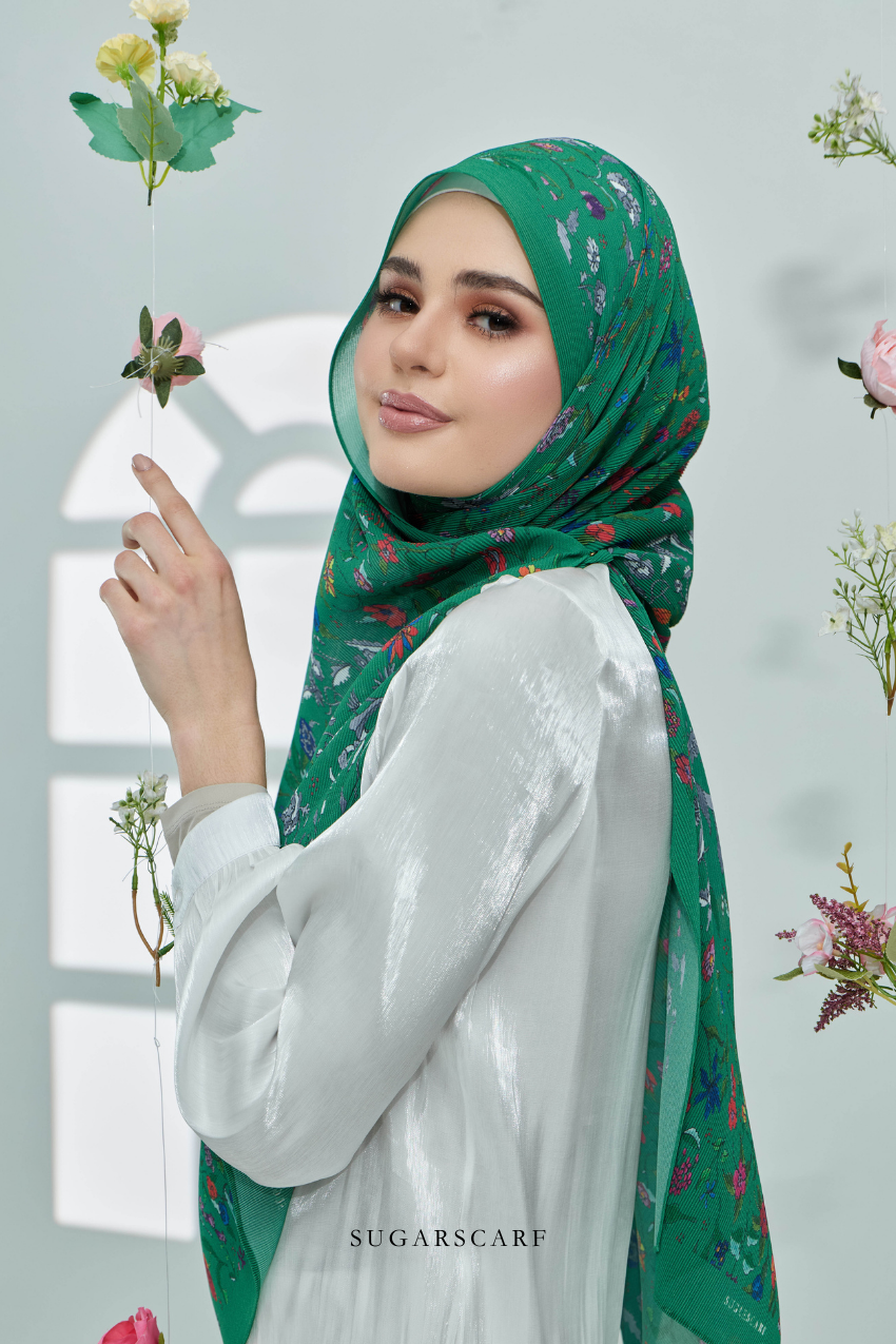 YES DEFECT ( Full Wide Pleats Shawl ) Enchanted Garden ( Thumbelina )