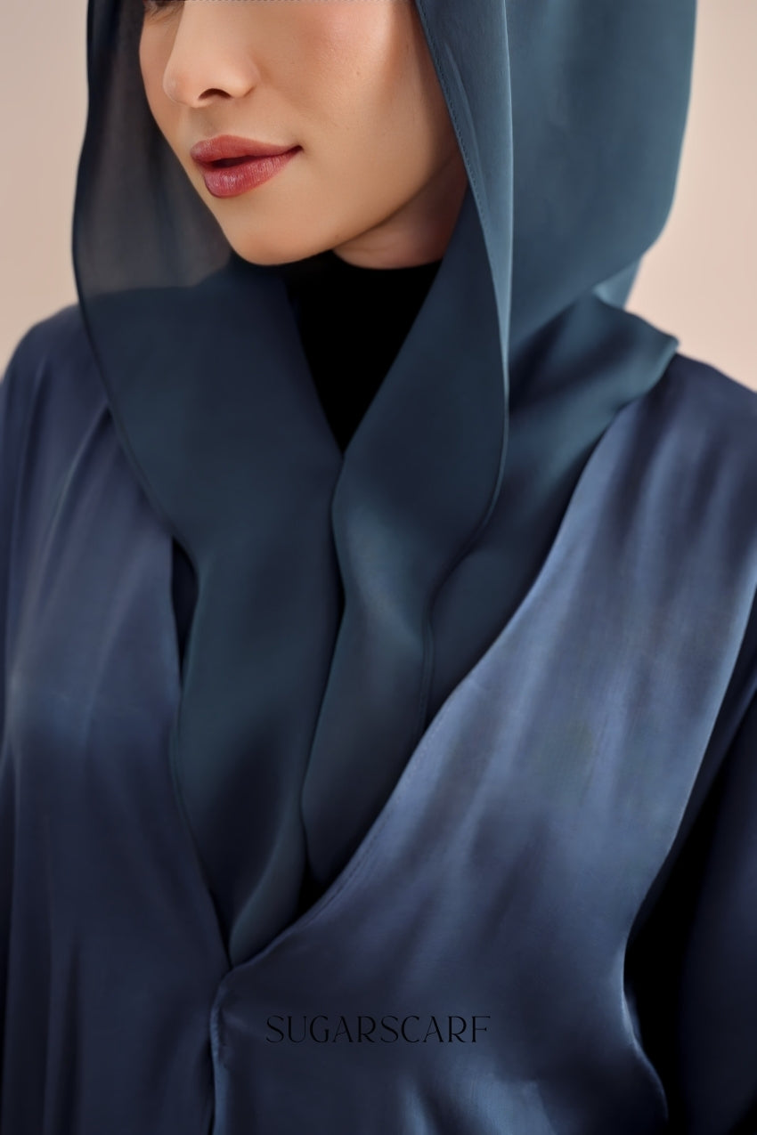 Noir Éclat Kate e The Scarfé Hood /Shawl 100%Silk in Midnight Tide