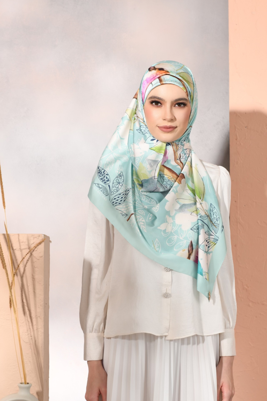 YES Garden Of Nusaybah Matte Satin Square In (Courage)