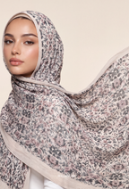 Fall In Love Wide Ultra Fine Pleated Shawl Ironless · in Lotie