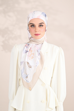 YES DEFECT ( Square ) Bloom in Grace Mixed Satin Silk Square ( Dreamy )