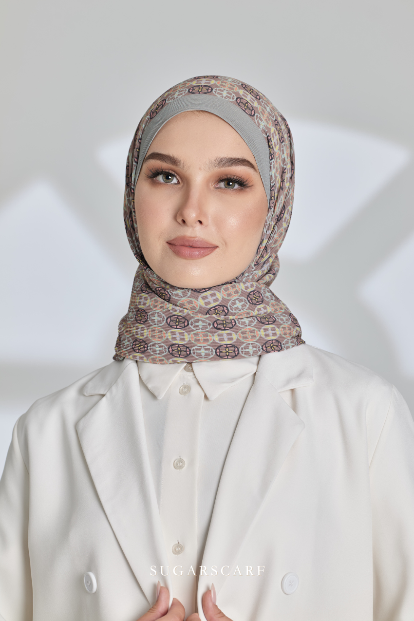 ( Full Wide Pleats Shawl ) Girl Boss ( Commitment )