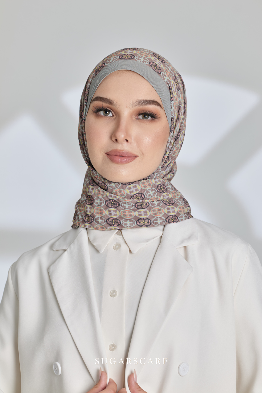 YES DEFECT ( Full Wide Pleats Shawl ) Girl Boss ( Commitment )