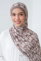 Fall In Love Wide Ultra Fine Pleated Shawl Ironless · in Aloura