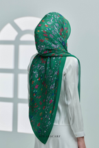 YES DEFECT ( Full Wide Pleats Shawl ) Enchanted Garden ( Thumbelina )