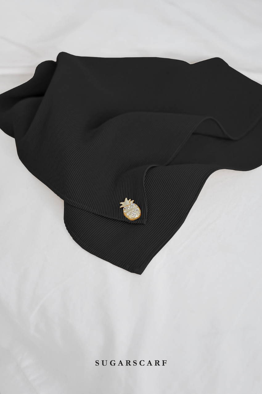 (SAMPLE) ( Full Wide Pleats Shawl ) Elegant Folds Everyday Ironless Pleats Shawl ( NOIR )