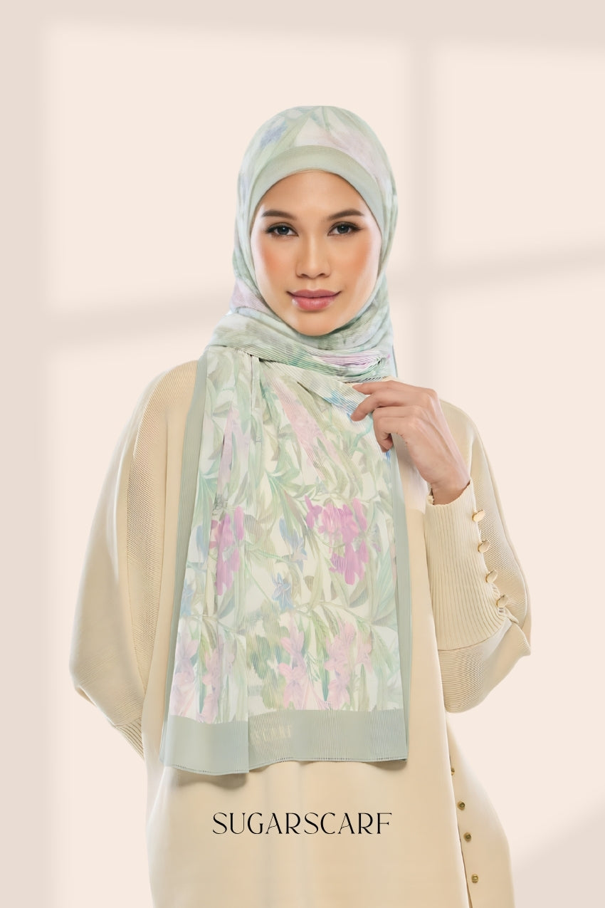 Jardin Full Wide Pleated Shawl in Charme