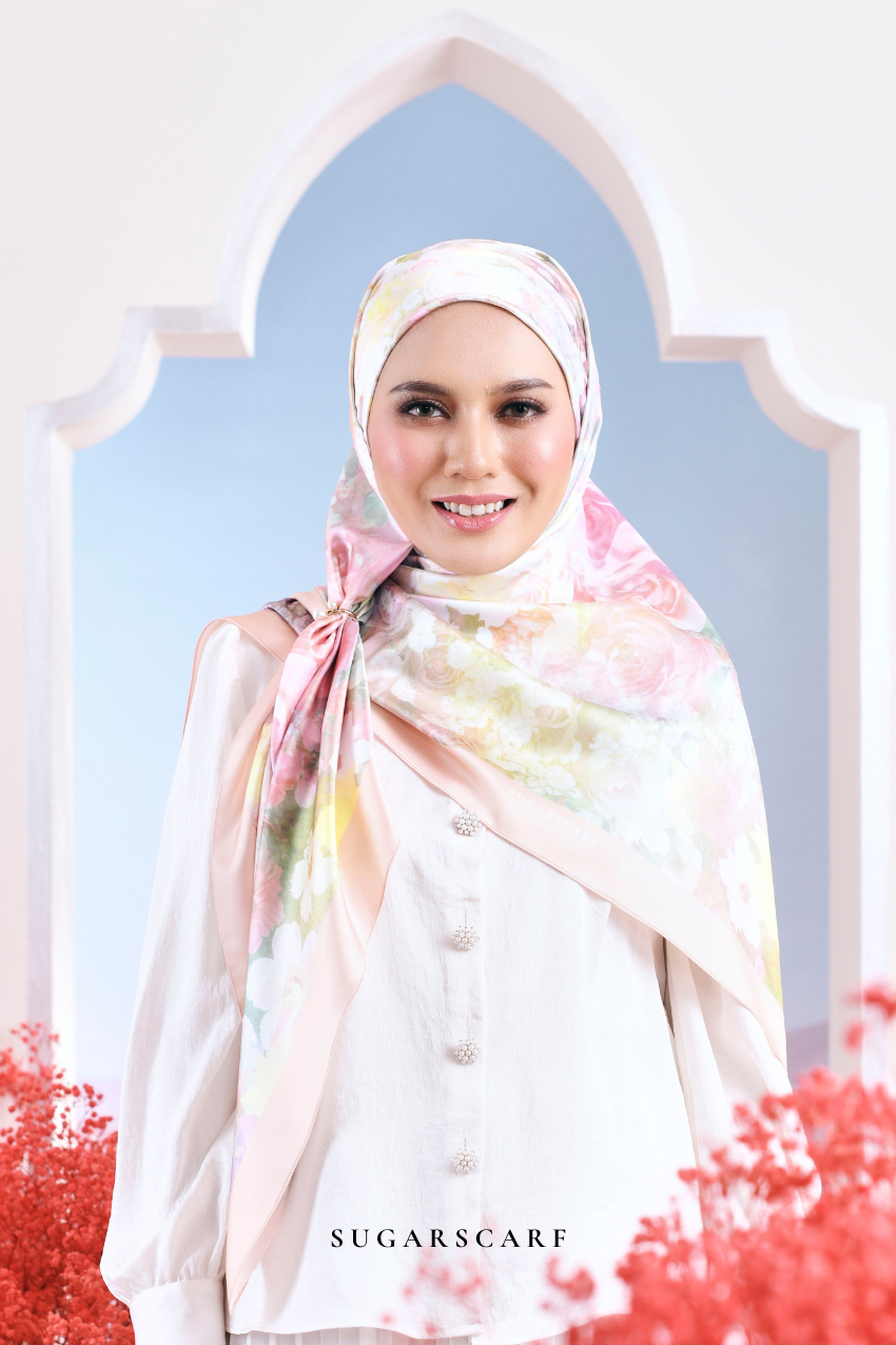 YES ( Square ) Garden of Hurrem Bloom Mixed Silk Satin Scarf ( ESMA )