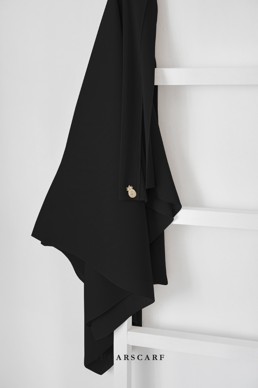 (SAMPLE) ( Full Wide Pleats Shawl ) Elegant Folds Everyday Ironless Pleats Shawl ( NOIR )