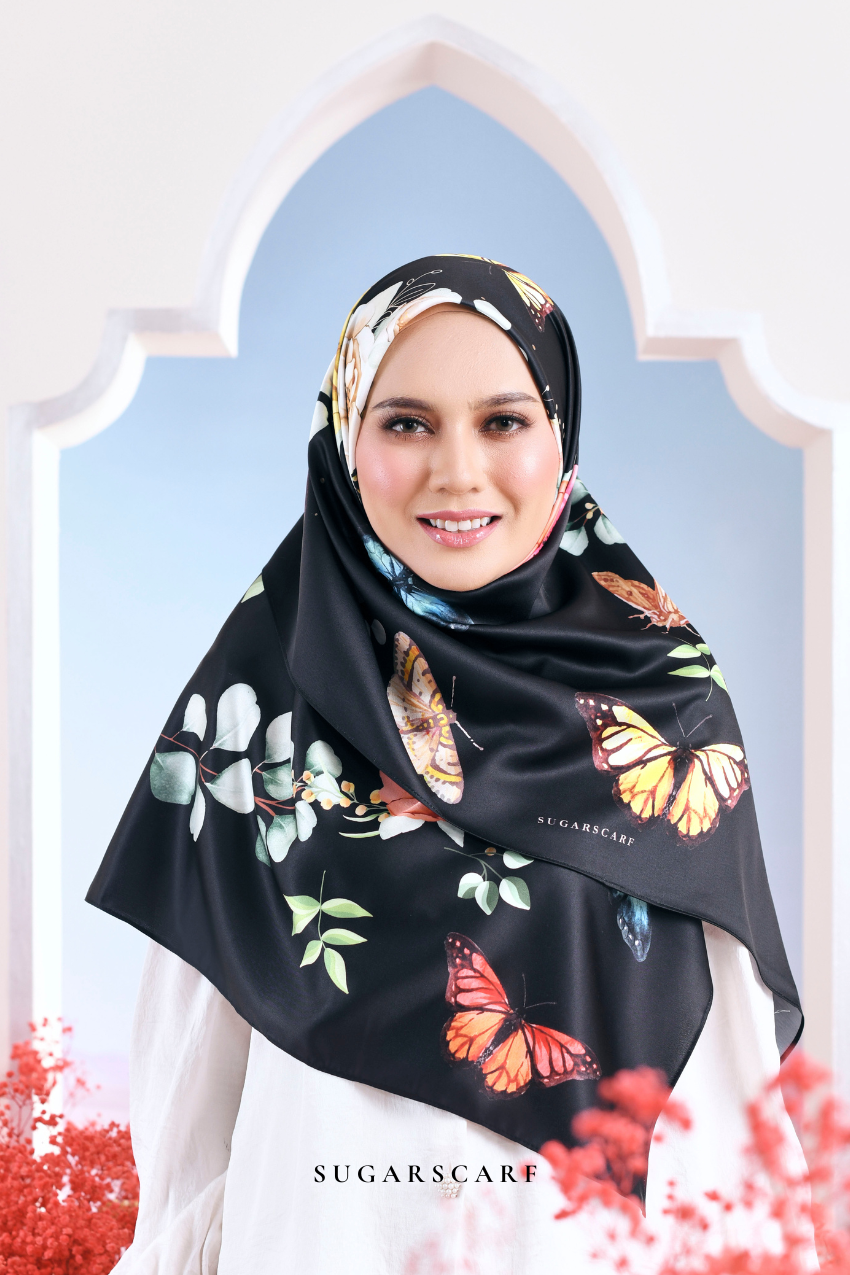 ( AS-IS ) Garden of Hurrem Bloom Mixed Silk Satin Square in ELMARA