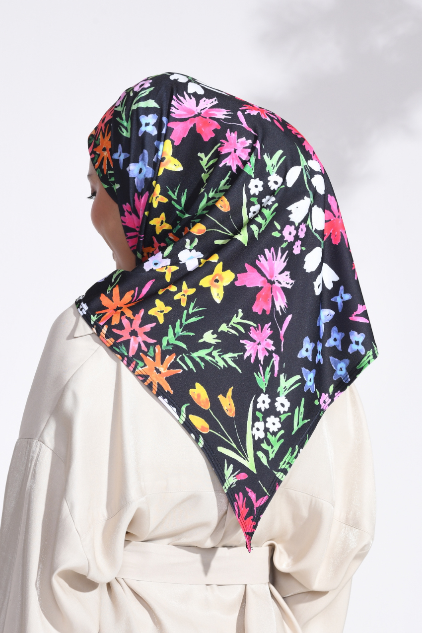 YES DEFECT - Petite Ditsy Floral in Claudia (Semi Instant Hijab) (Black)