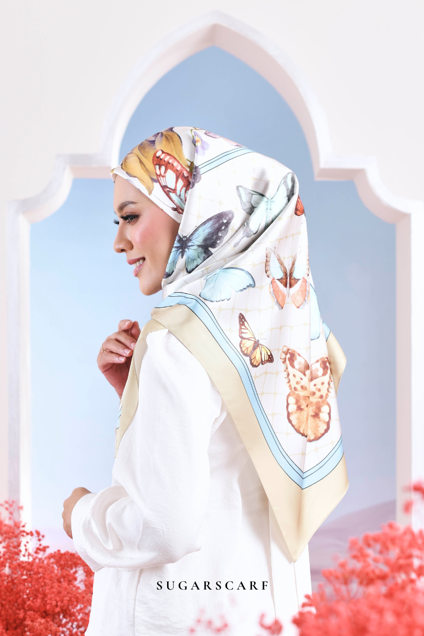 YES DEFECT - Garden of Hurrem Bloom Mixed Silk Satin Square in BELKIS