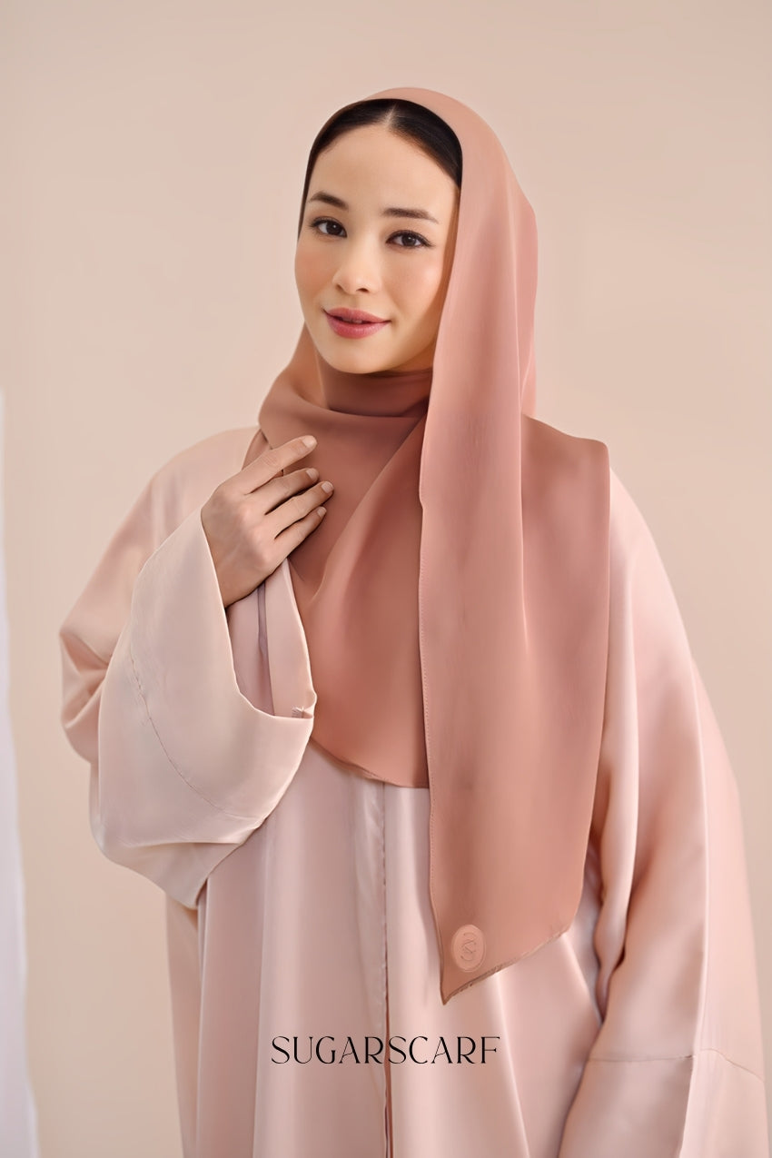 Noir Éclat Kate e The Scarfé Hood /Shawl 100%Silk in Cocoa Dusk