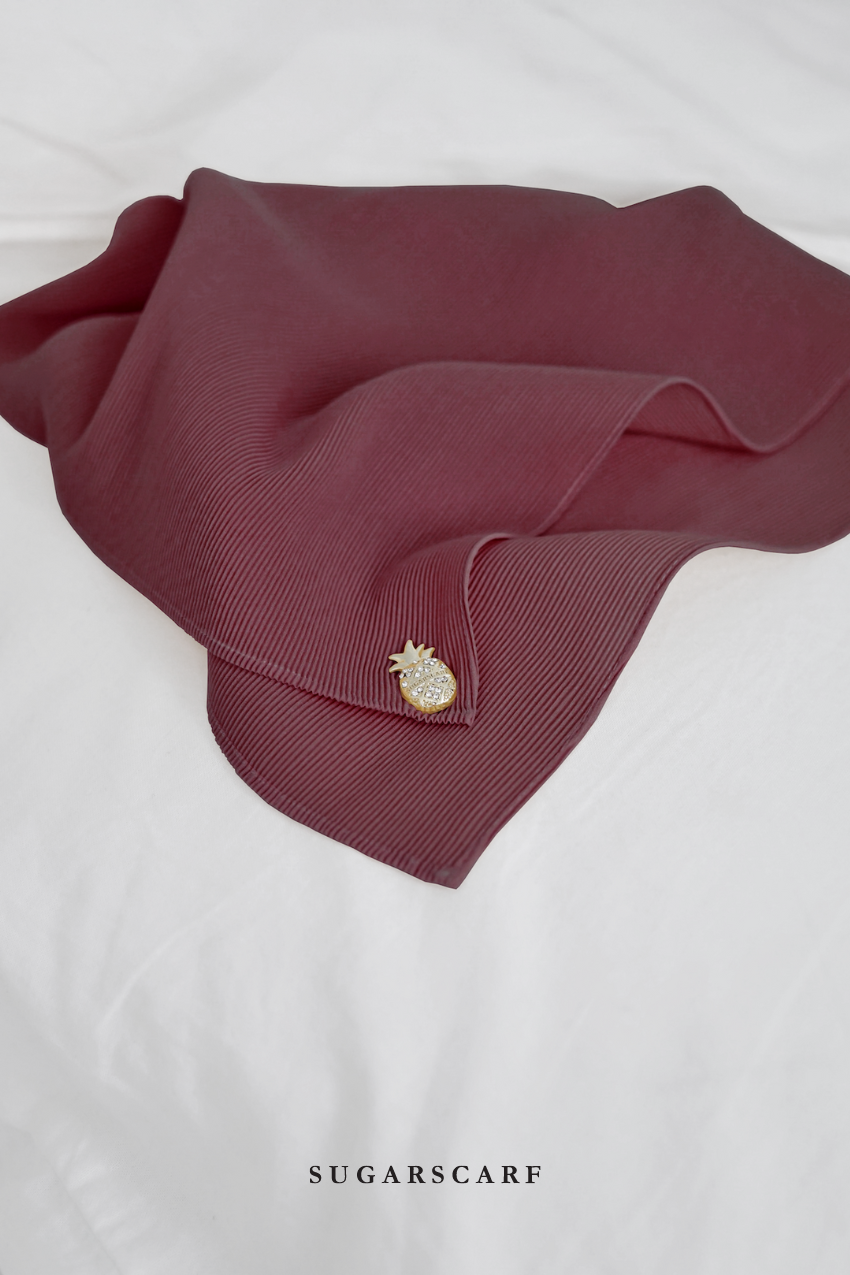 ( Full Wide Pleats Shawl ) Elegant Folds Everyday Ironless Pleats Shawl ( GARNET )