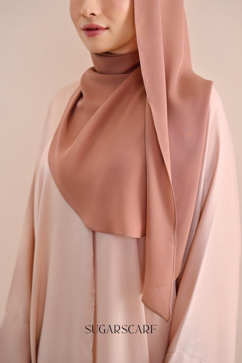 Noir Éclat Kate e The Scarfé Hood /Shawl 100%Silk in Cocoa Dusk