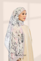 Jardin Full Wide Pleated Shawl in Gentle
