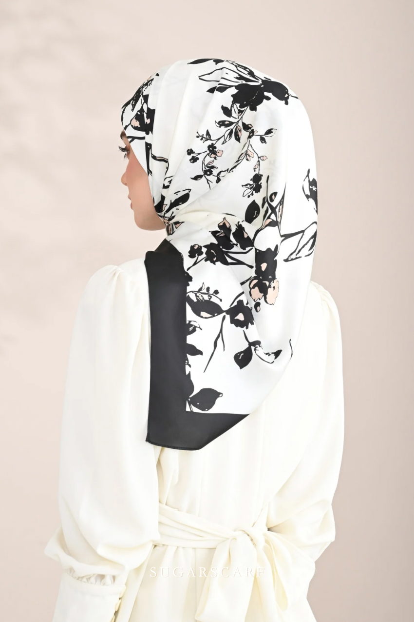 YES DEFECT ( Square ) Morning Bloom Mixed Satin Silk Square ( Follow Up )