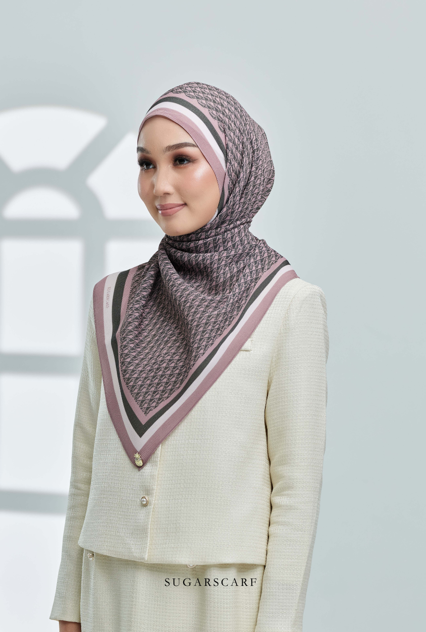 (SAMPLE) ( Full Wide Pleats Shawl ) Classy Monogram ( BLAIR )