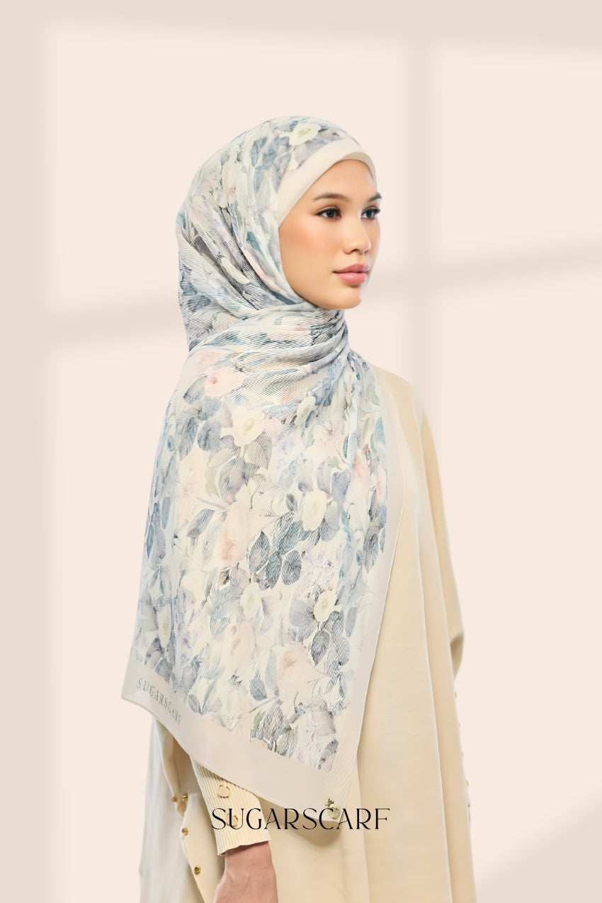 Jardin Full Wide Pleated Shawl in Serene