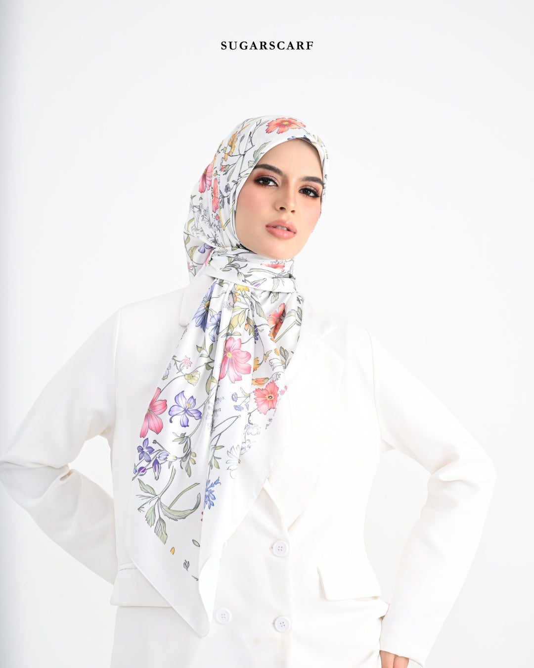 YES DEFECT - Matte Satin Silk Sq (She is in The Bloom) in Everlyn