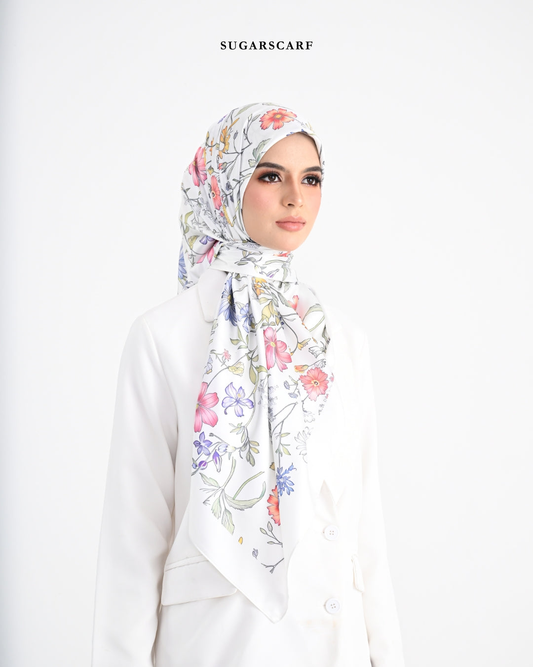 YES DEFECT - Matte Satin Silk Sq (She is in The Bloom) in Everlyn