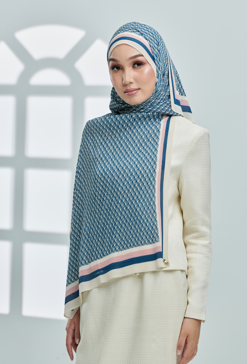 YES DEFECT ( Full Wide Pleats Shawl ) Classy Monogram ( SODA )