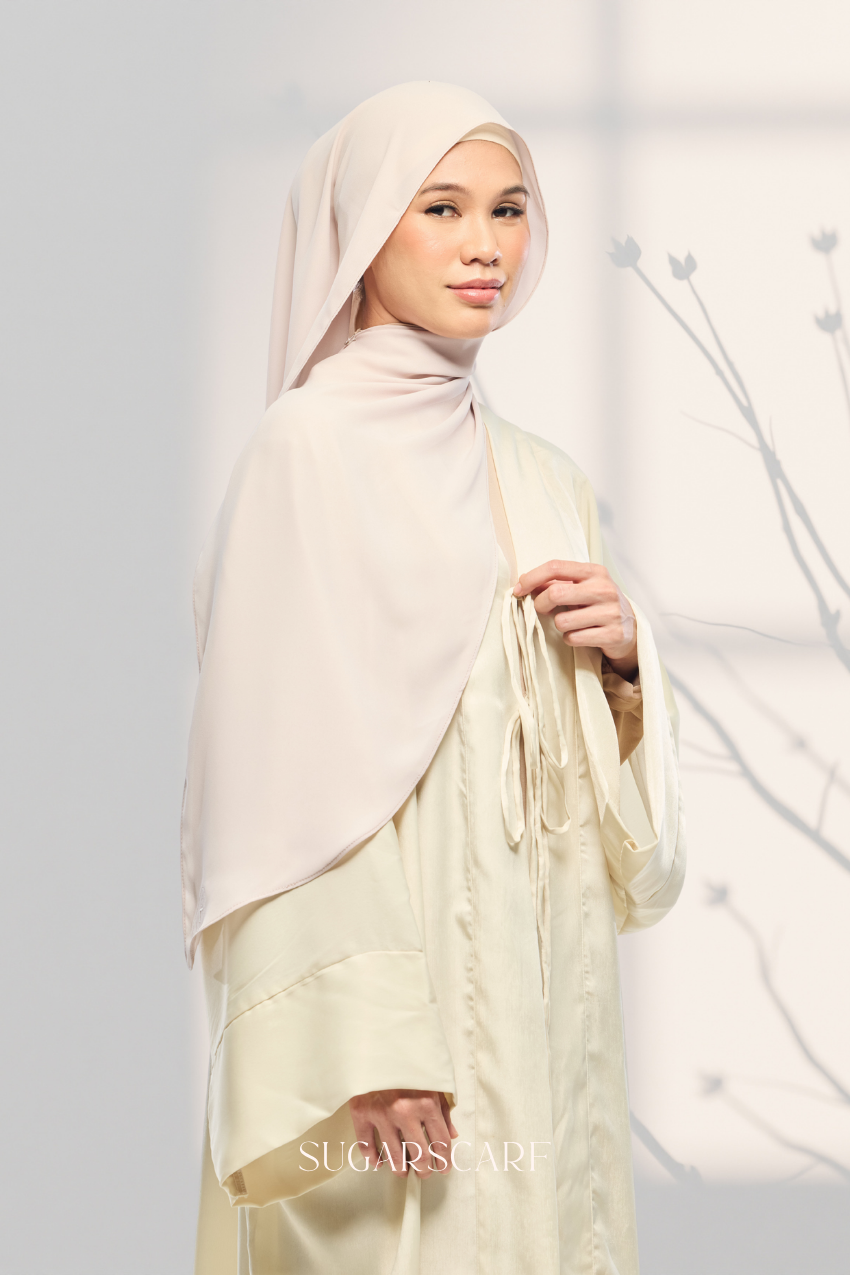 Noir Éclat Anne Embroidery Abaya Outer Robe  in Golden Dawn