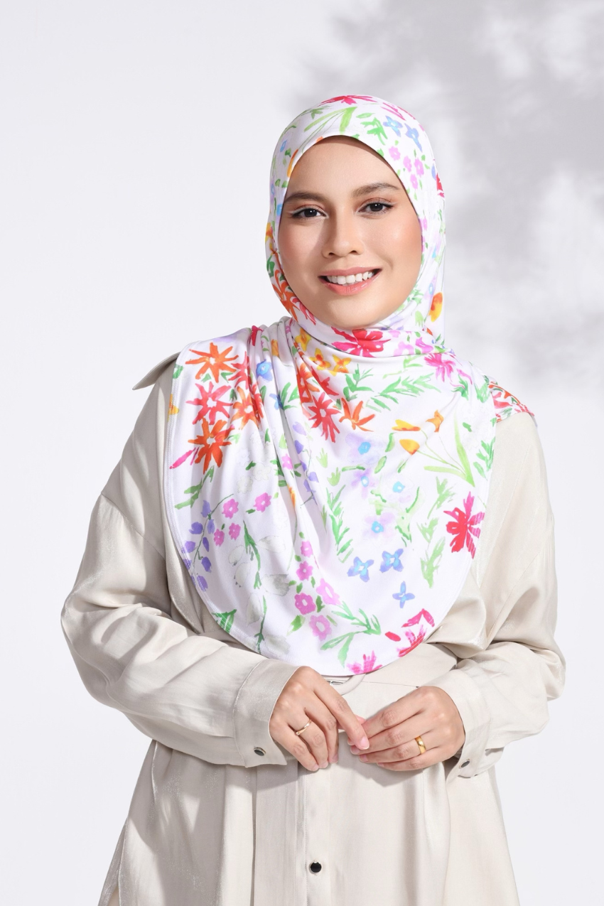 Petite Ditsy Floral in Iris Slip On Hijab (Off White)