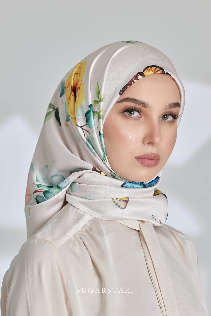 YES DEFECT - ( Square ) Garden of Hurrem Bloom Mixed Silk Satin Scarf ( JEHAN )