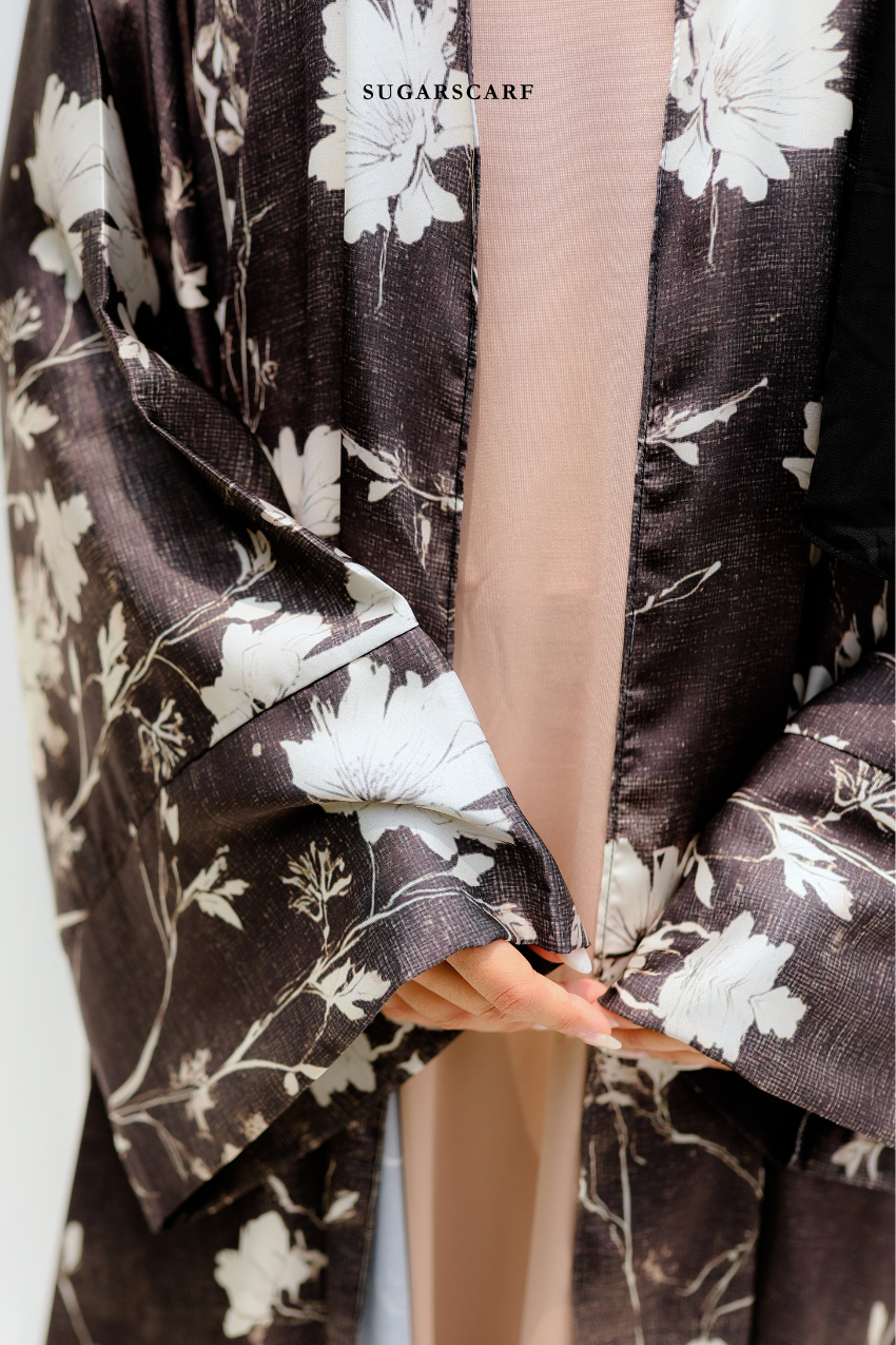 Silky Poetry Abaya Outer in Ivory Dusk