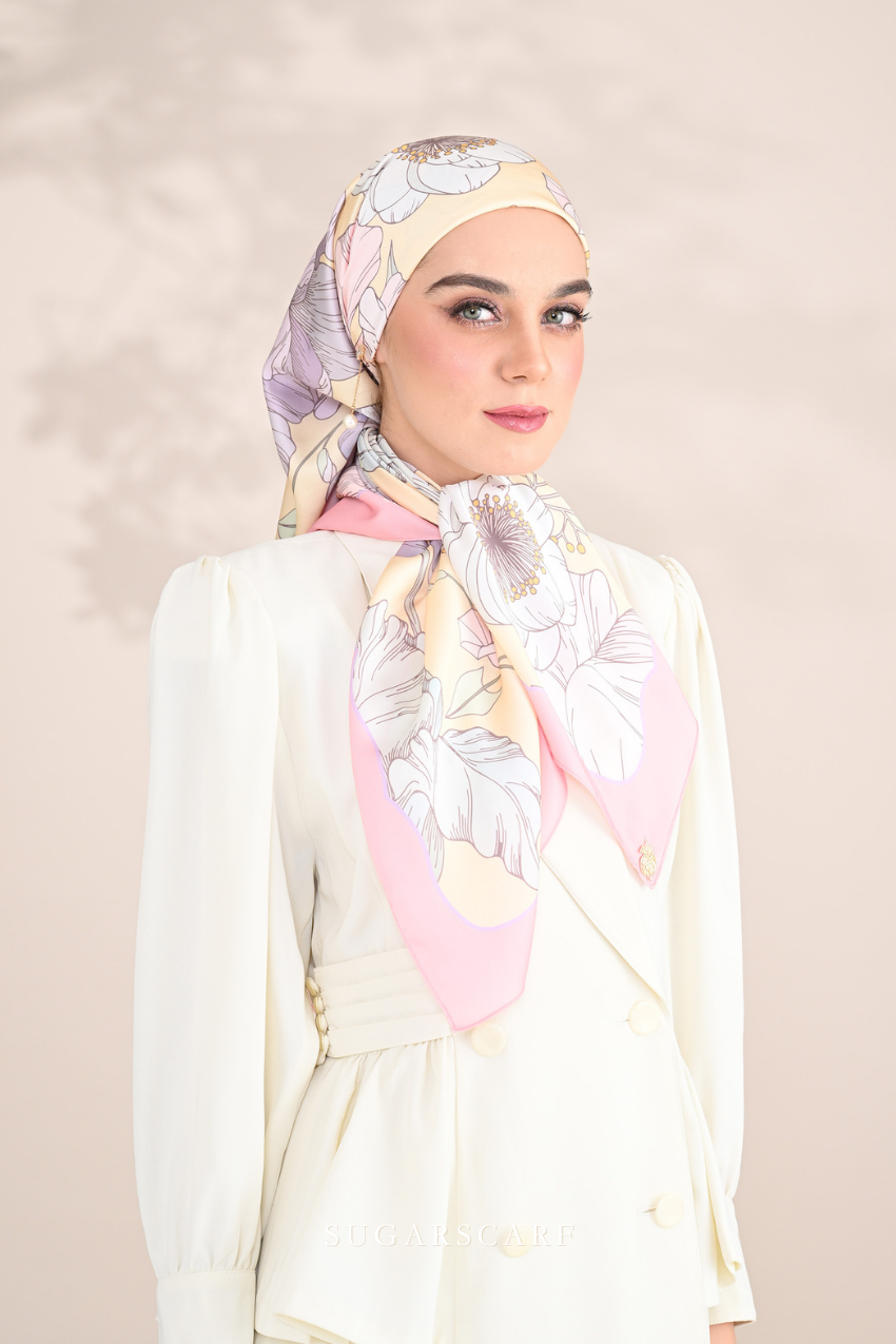 YES DEFECT ( Square ) Bloom in Grace Mixed Satin Silk Square ( Lovely )