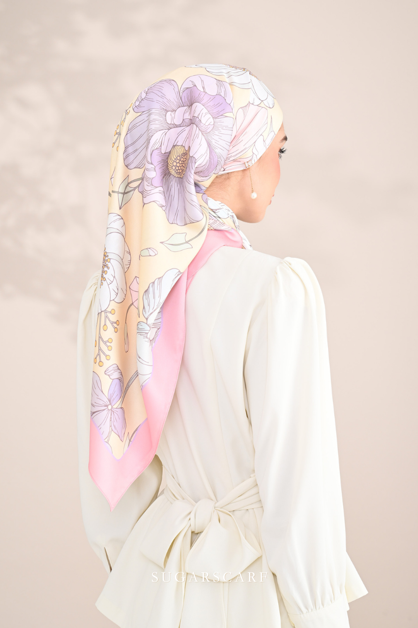 YES DEFECT ( Square ) Bloom in Grace Mixed Satin Silk Square ( Lovely )