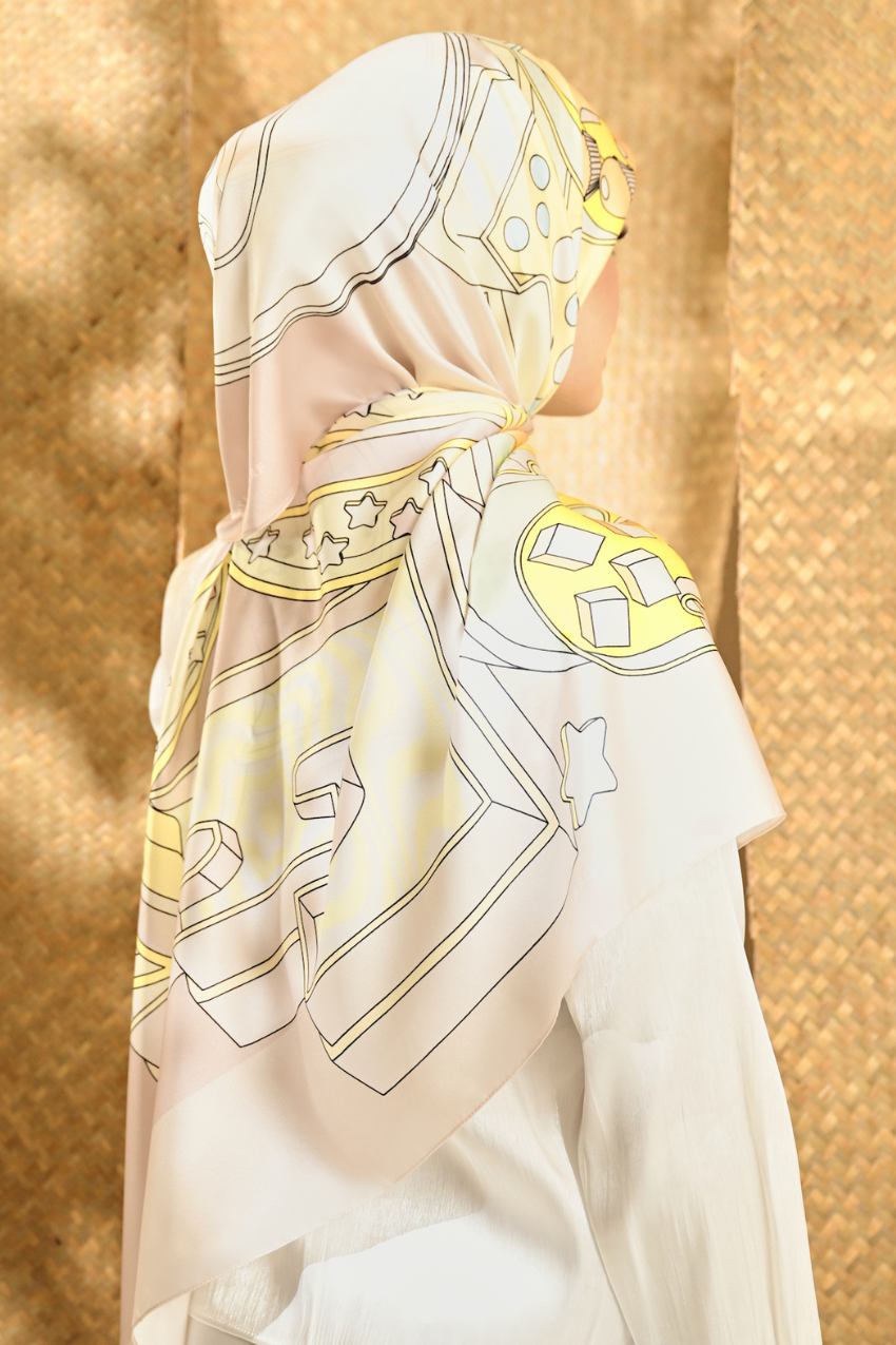 ( Square ) Seri Raya Riang Mixed Satin Silk Scarf ( TART NENAS )