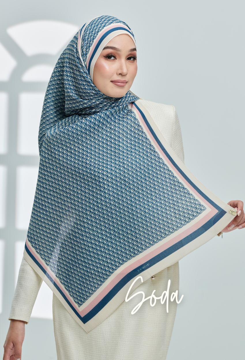 YES DEFECT ( Full Wide Pleats Shawl ) Classy Monogram ( SODA )