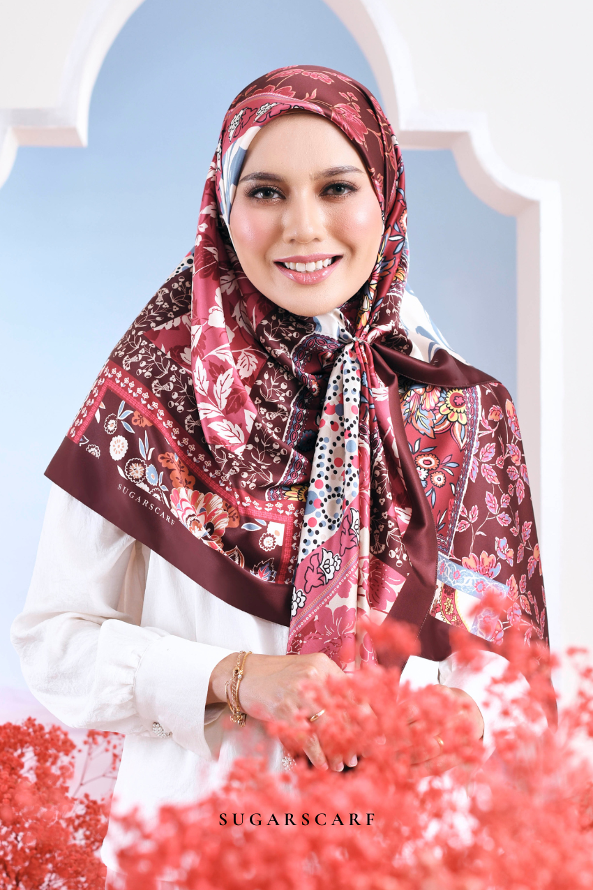 ( AS-IS ) Garden of Hurrem Bloom Mixed Silk Satin Square in HARIKA