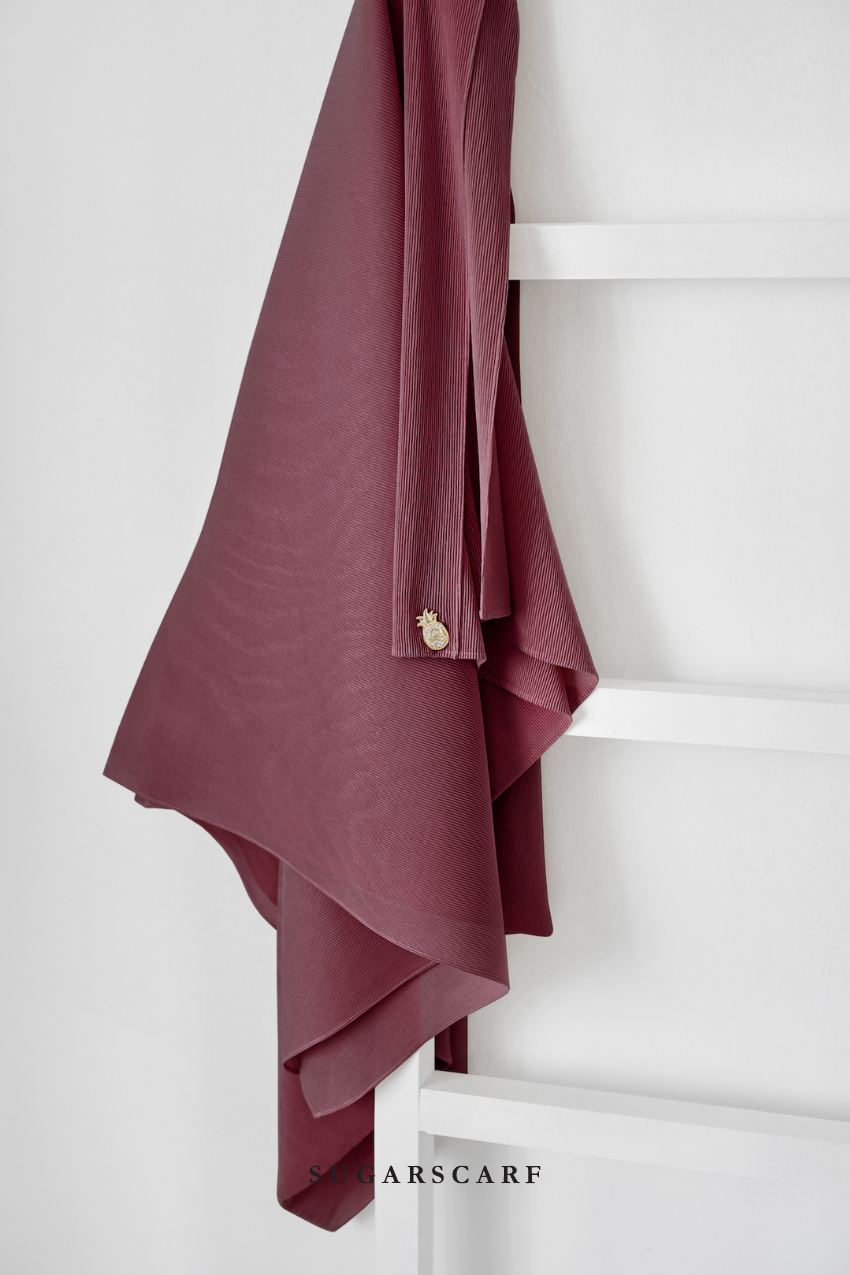( Full Wide Pleats Shawl ) Elegant Folds Everyday Ironless Pleats Shawl ( GARNET )