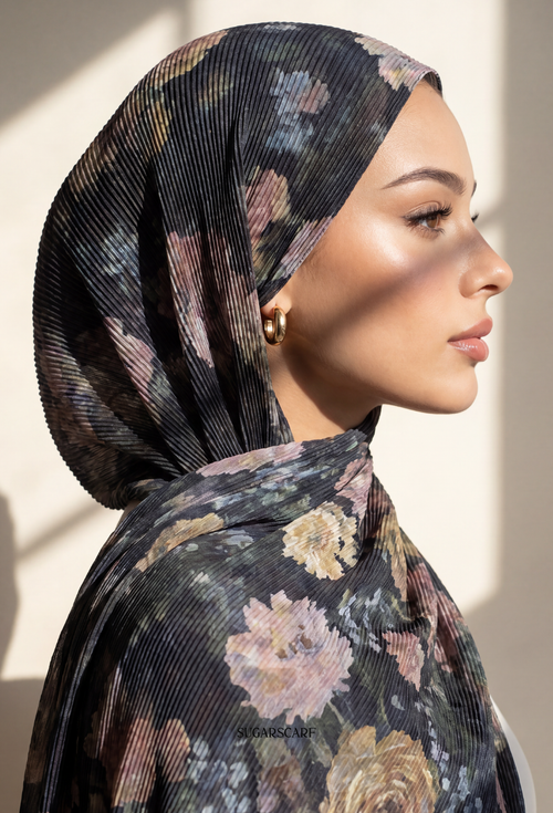 Fall In Love Wide Ultra Fine Pleated Shawl Ironless · in Avante