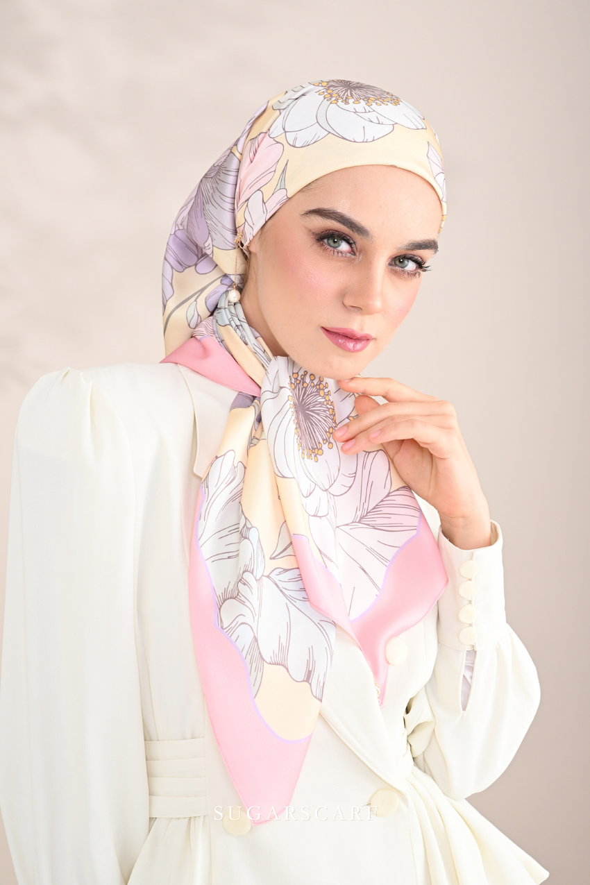 YES DEFECT ( Square ) Bloom in Grace Mixed Satin Silk Square ( Lovely )